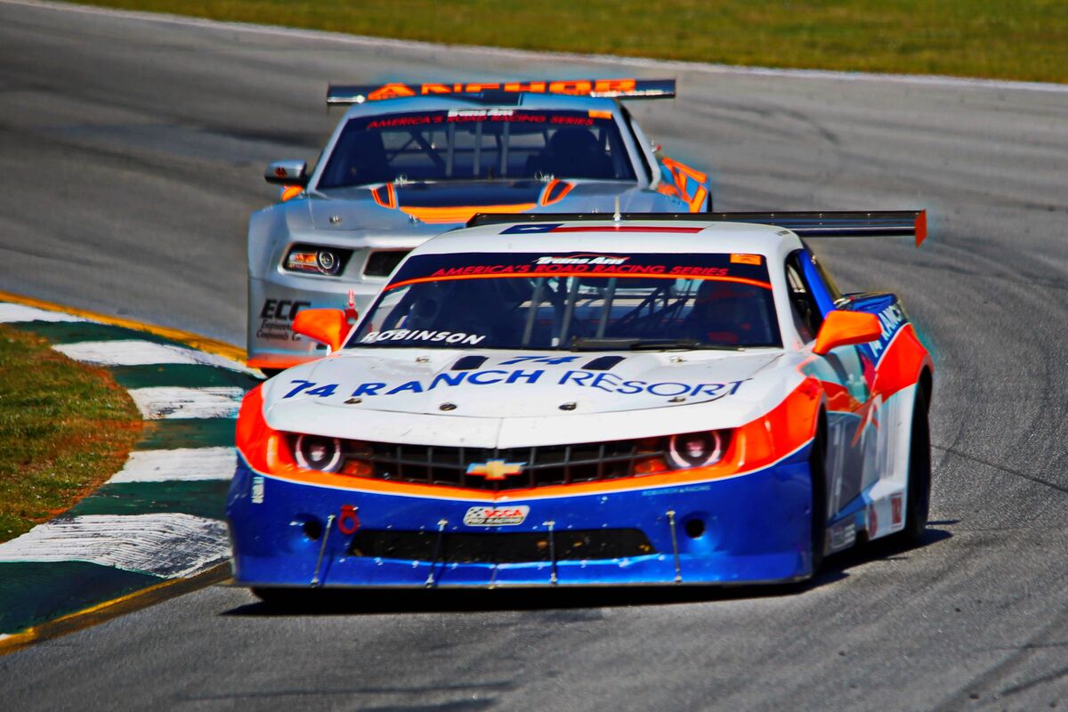Gar Robinson in lead